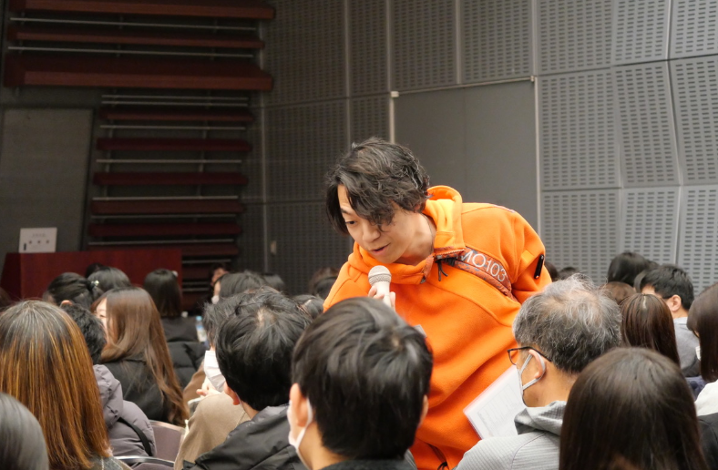 伊沢さんとお客さん