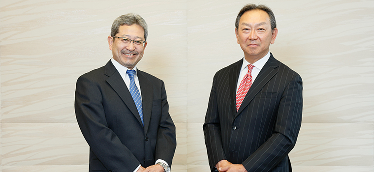 左：三菱ケミカルグループ株式会社 代表執行役社長　筑本 学 氏 右：野村アセットマネジメント株式会社 CEO兼代表取締役社長　小池 広靖